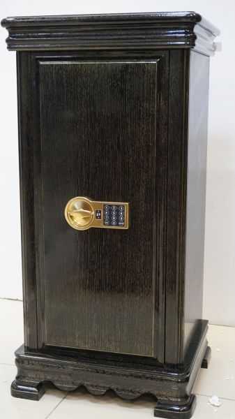 Взломостойкий сейф для хранения денег карат 67 IV-EL